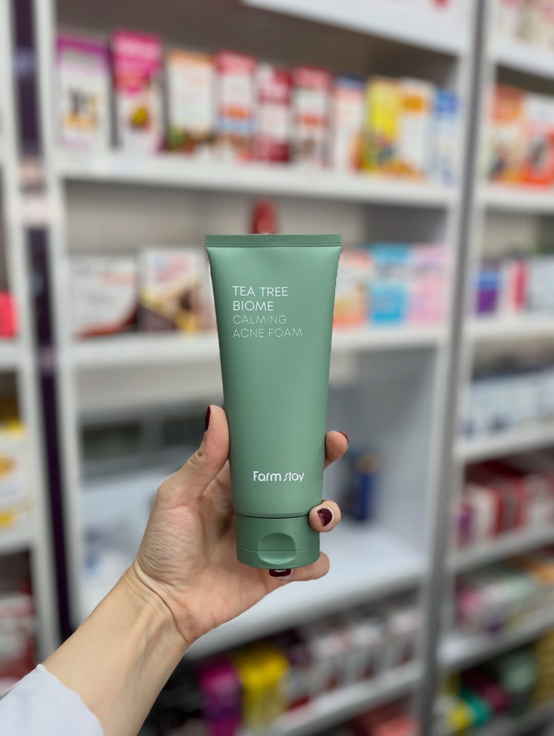 شوینده‌ی کره‌ای فارم استی با عصاره‌ی روغن درخت چای حجم ۱۸۰ میل مناسب پوست مختلط‌، چرب و مستعد جوش